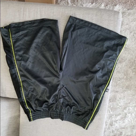 Nike Shorts - Picture 2 of 3